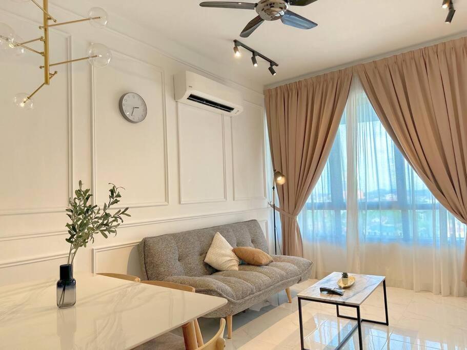 Netflix Two Bedroom Troika Kota Bharu Homestay 118 Екстериор снимка
