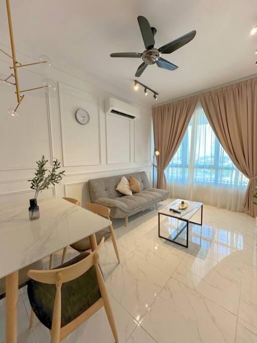 Netflix Two Bedroom Troika Kota Bharu Homestay 118 Екстериор снимка