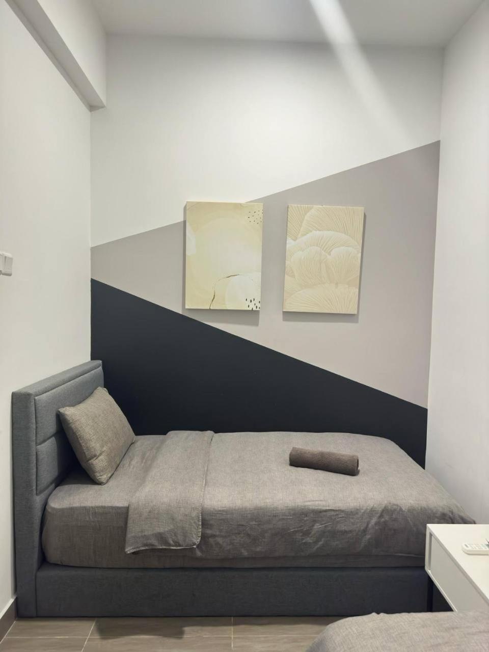 Netflix Two Bedroom Troika Kota Bharu Homestay 118 Екстериор снимка
