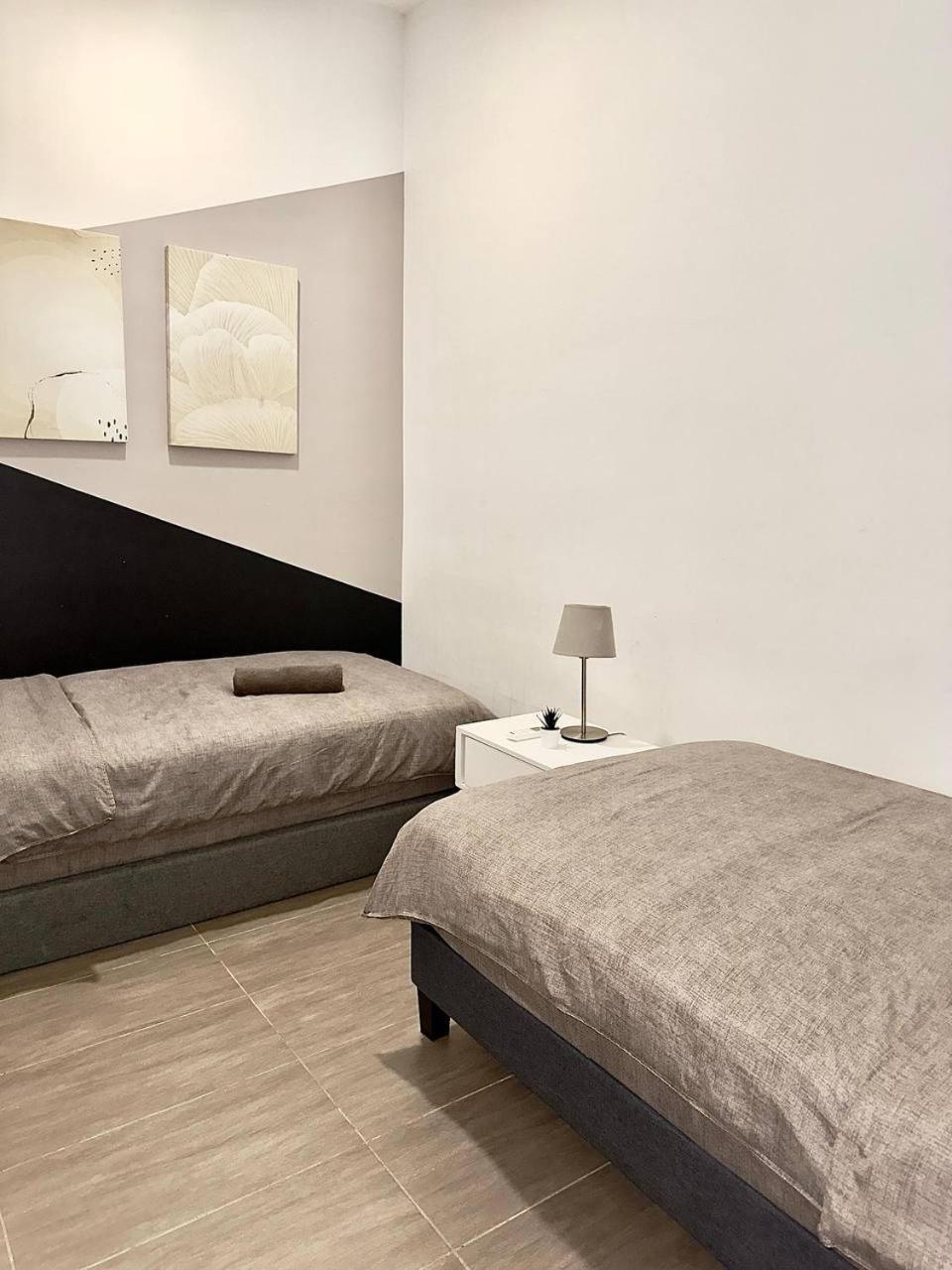Netflix Two Bedroom Troika Kota Bharu Homestay 118 Екстериор снимка